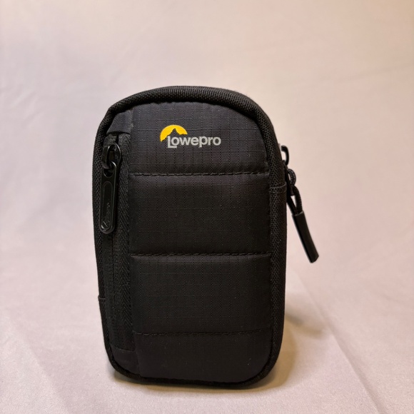 LowePro Camera Case - Picture 1 of 2